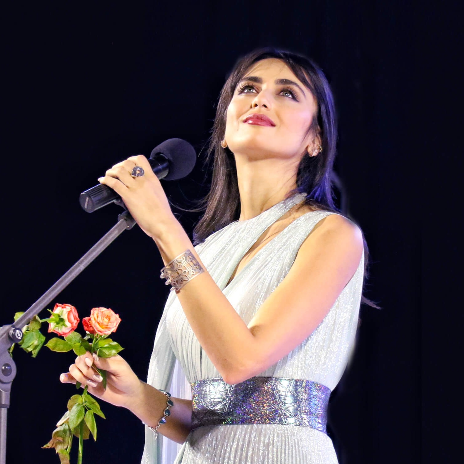Faia Younan serenades Ithra